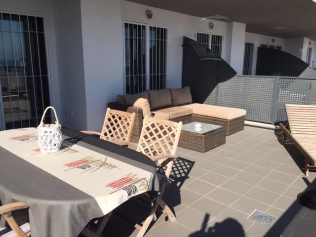 Luxury Beach Front Apartment Arenales del Sol Exterior foto